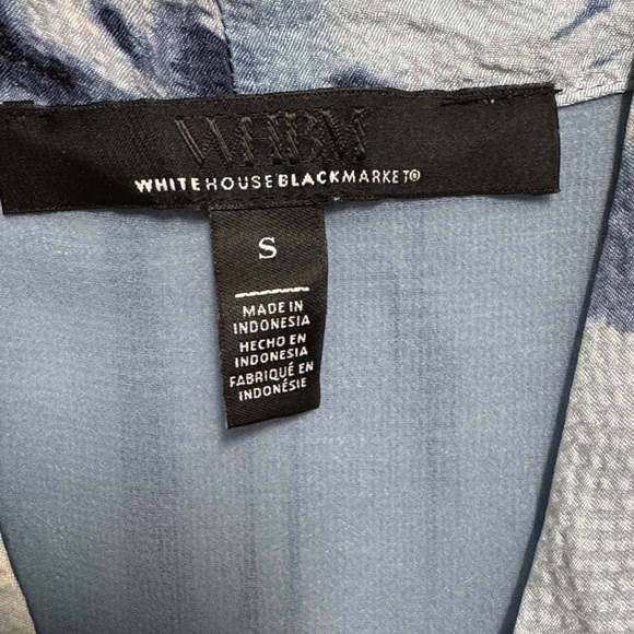 White House Black Market Blue Floral Blouse - Picture 2 of 5